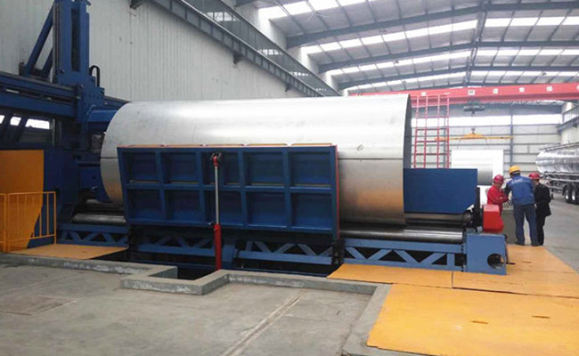 El diseño y la fabricación de w12 - 12 * 8000 full Automatic tank car four - roll Bender